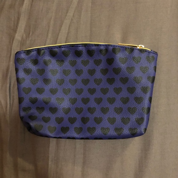 BUY2GET1FREE Indigo Makeup Bag with heart pattern - Picture 2 of 2